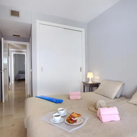 Apartment Oasis La Cala 2, Beautiful Terrace ,pools, Parking *