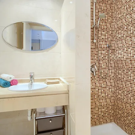 Oasis La Cala 2, Beautiful Terrace ,pools, Parking *