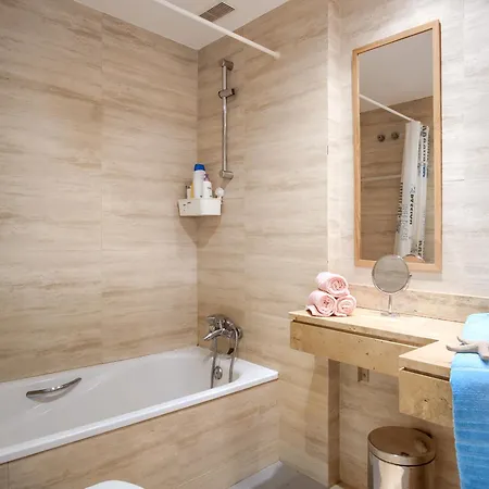 Oasis La Cala 2, Beautiful Terrace ,pools, Parking *